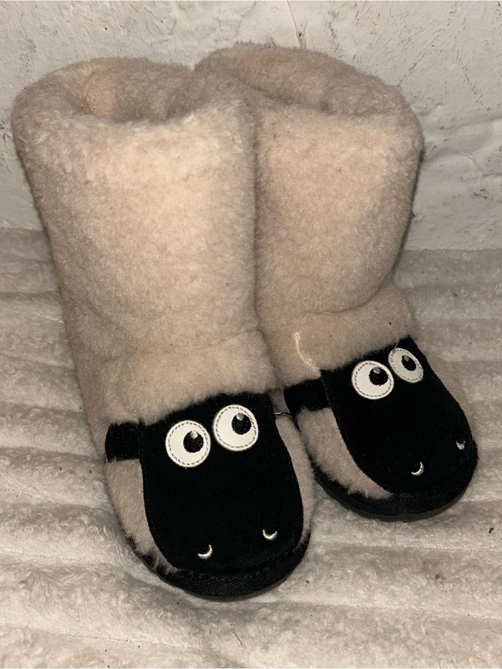 Emu Australia shaun the sheep merino wool slippers kids sheep booties